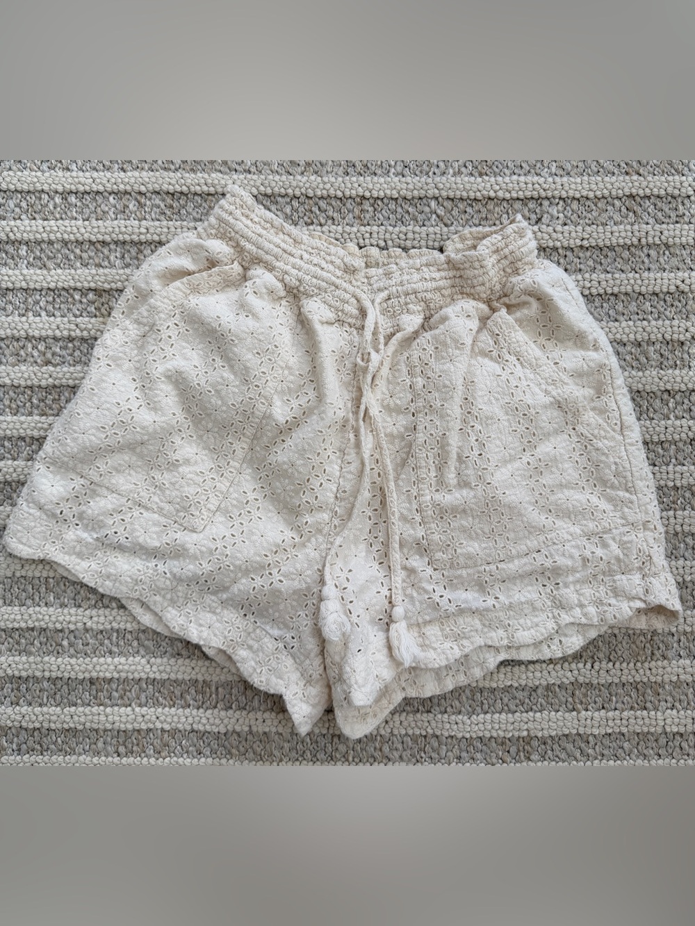 Women's Cream Eyelet Shorts medium